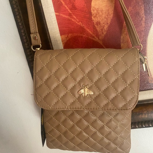 SOLD❌Calista BEE❌ 🐝 -UTIFUL Quilted Crossbody Shoulder Bag Purse - Picture 4 of 12